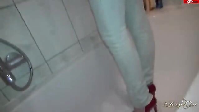 Wetting jeans In the Bath Piss Porn